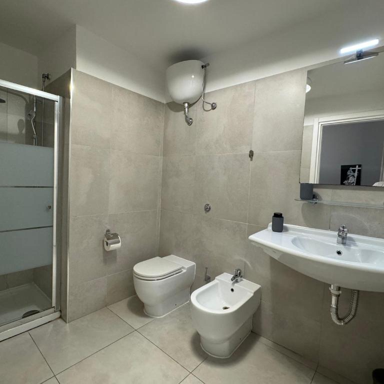 Gate 40 Roma - Quadruple Room with Private Bathroom - 5