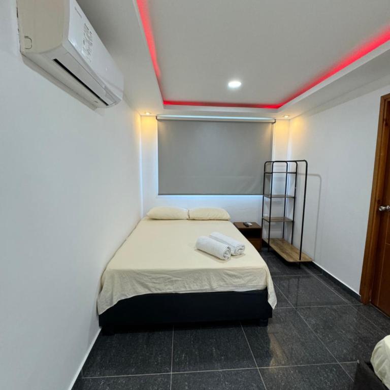 Hotel La Yarolina SAS - Twin Room - 12