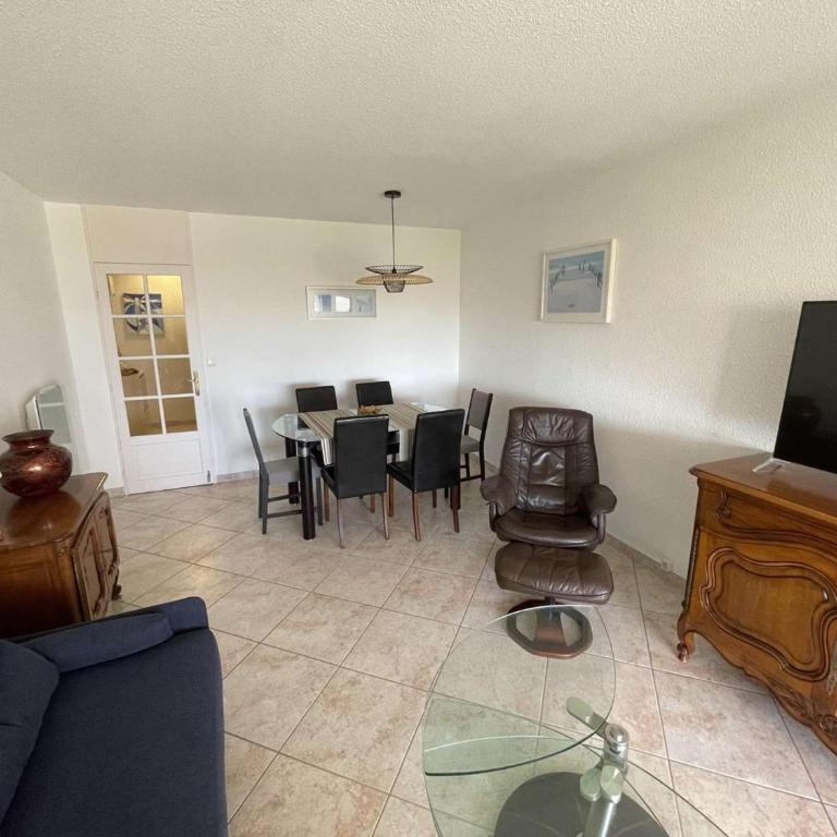Appartement 3 Pièces, Piscine, Proche Plage, Wi-Fi, Garage - FR-1-328-269 - Apartment - 2