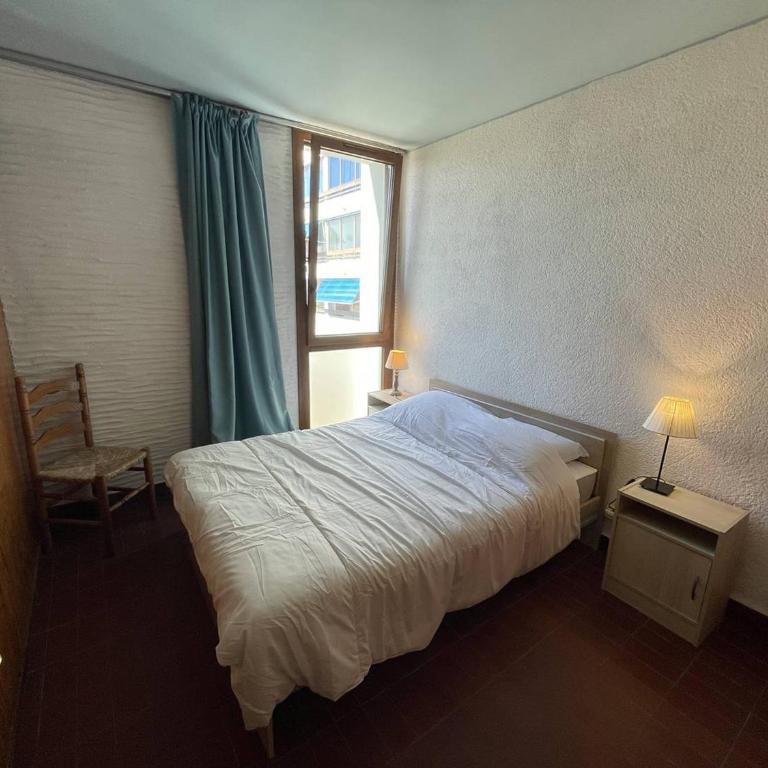 Saint-Cyprien : T2 confortable en bord de mer avec parking et animaux admis - FR-1-106-106 - Apartment - 13