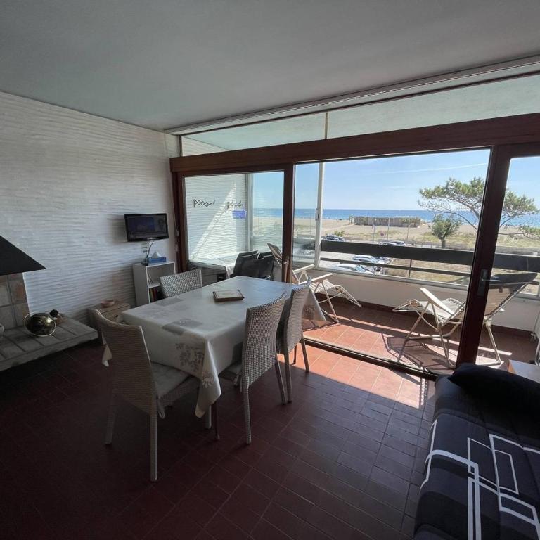 Saint-Cyprien : T2 confortable en bord de mer avec parking et animaux admis - FR-1-106-106 - Apartment - 17