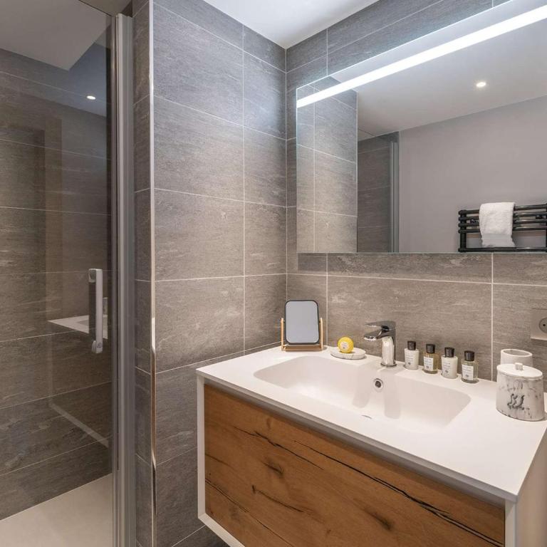 Appartement 8 pers, centre Courchevel, accès pistes, SPA, idéal familles - FR-1-631-203 - Apartment - 12