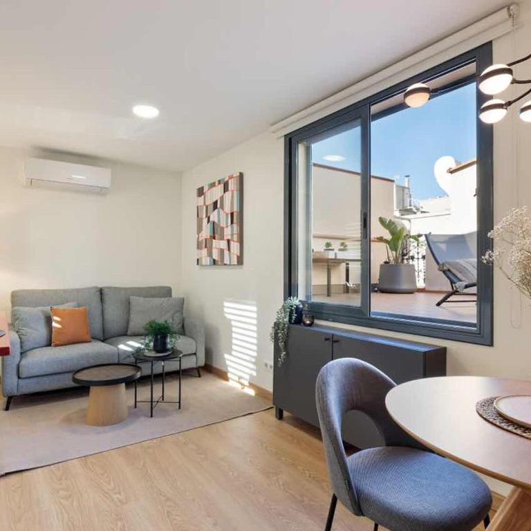Penthouse in Barcelona with Large Terrace - Two-Bedroom Apartment - 9