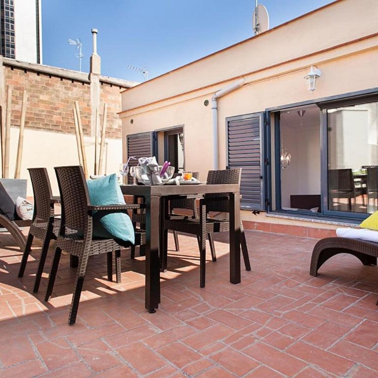 Penthouse in Barcelona with Large Terrace - Two-Bedroom Apartment - 5