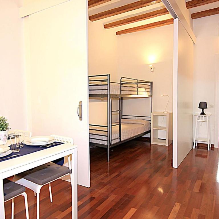 MUNTANYA - Apartments & one with Terrace next to Sagrada Familia - Apartment - 17