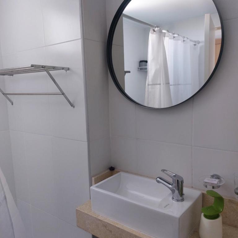 Elegante y luminoso departamento con cochera chica - One-Bedroom Apartment - 4