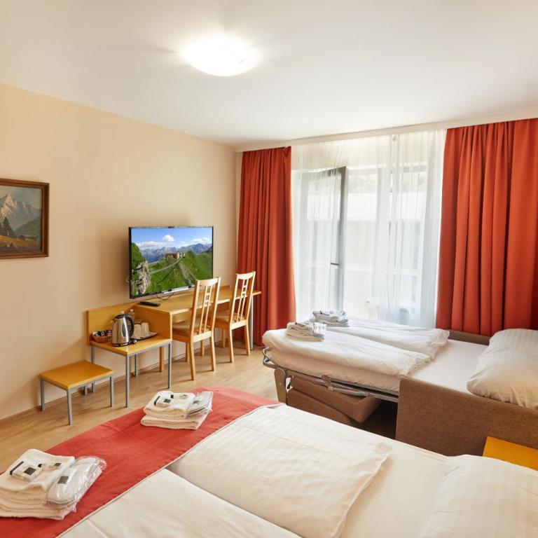 Residence AlpenHeart - Doppelzimmer mit Balkon und Bergblick - 5