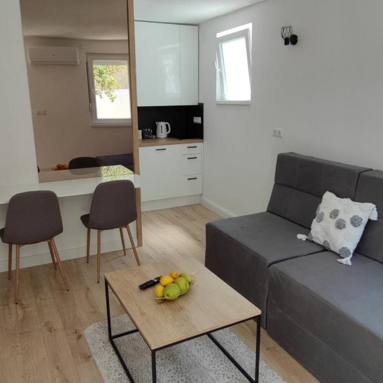El Higo Apartments - Studio with Terrace - 1
