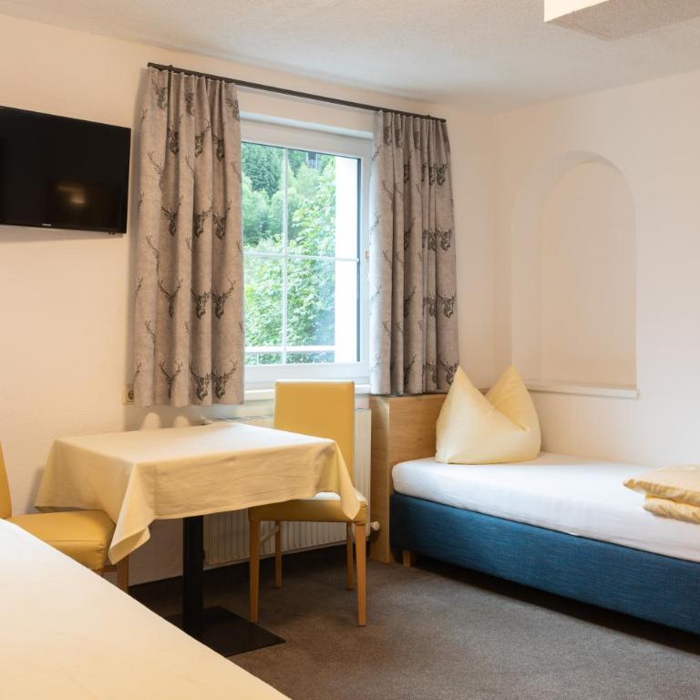 Midland - Dreibettzimmer mit Dusche - 7