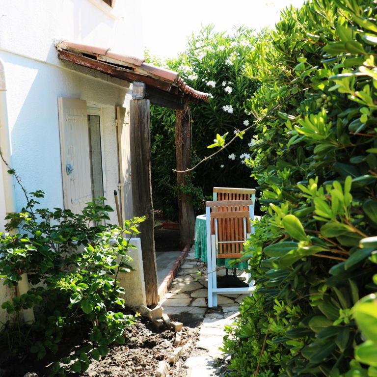 studio très près d'Arles et au calme - One-Bedroom Apartment - 4