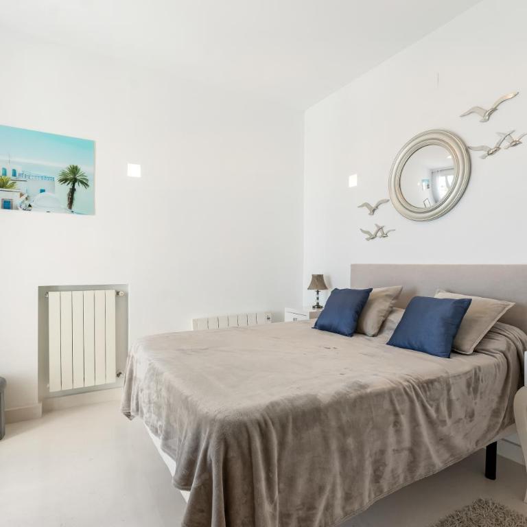 HERMOSA VILLA en MARBELLA,100 m playa, vistas al mar, piscina privada - Villa con piscina privada - 56