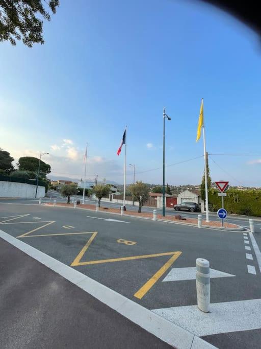 CONFORTABLE T2, PARKING PRIVE dans RESIDENCE SECURISEE - Appartement 1 Chambre - 29