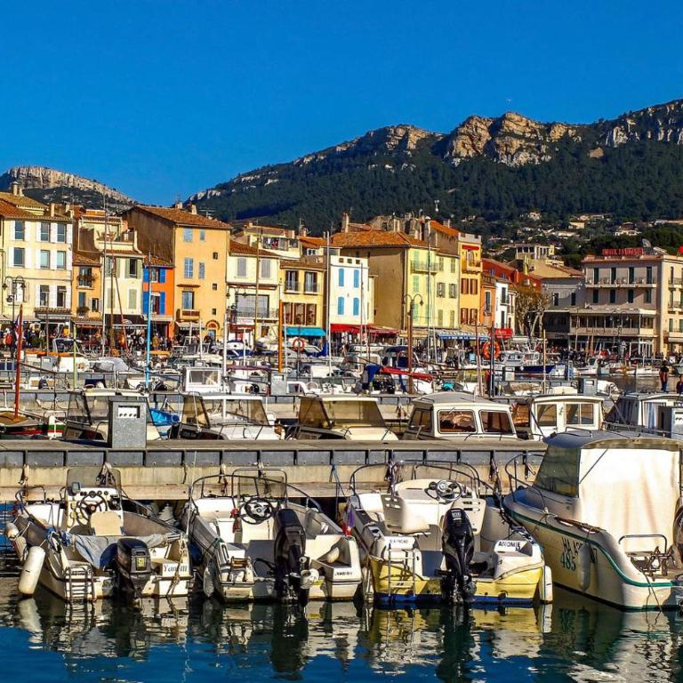 CASSIS RDC Climatisé - Parking gratuit - Appartement - 1