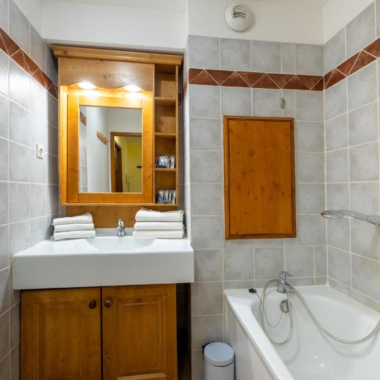 Résidence Les Balcons De Val Cenis Le Haut - Appartement 2 Pièces + Cabine - 4/6 Personnes - 2