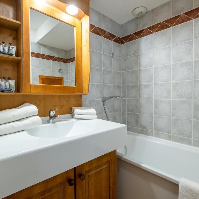 Résidence Les Balcons De Val Cenis Le Haut - Appartement 5 Pièces + Cabine - 12/14 Personnes - 14