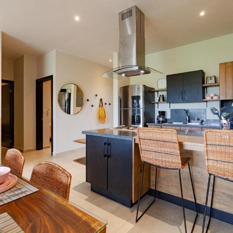 Casa LaMar 10 min Beach WIFI 300 MB2Gyms6Pools - Three-Bedroom Apartment - 11