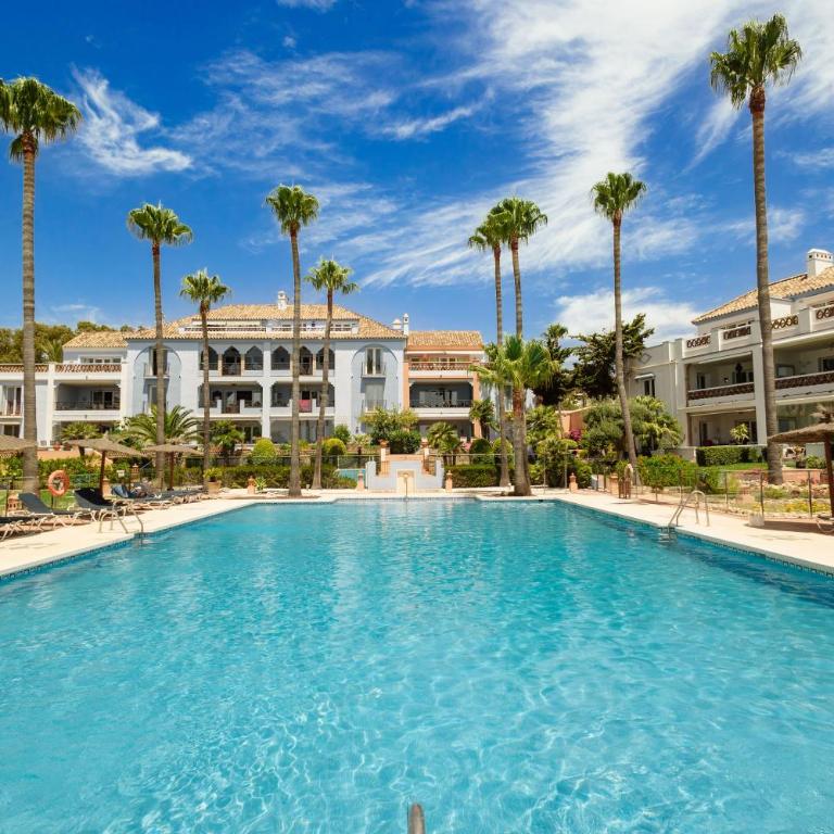 Apartment, with private terrace and in beachfront urbanization with heated pool, in Casares Costa - Apartamento de 2 dormitorios - 12