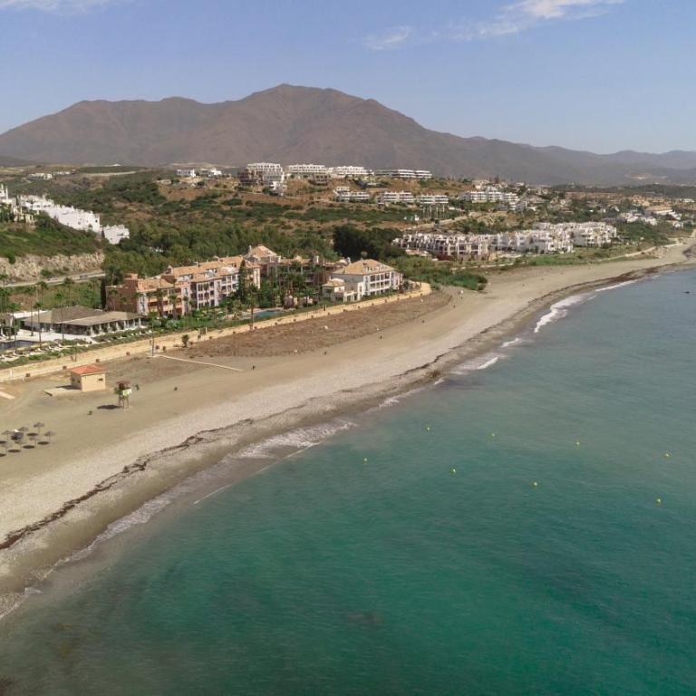 Apartment, with private terrace and in beachfront urbanization with heated pool, in Casares Costa - Apartamento de 2 dormitorios - 47