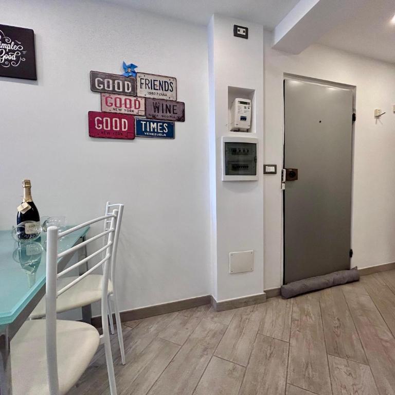 La Finestra sul Mare by Holiday World - One-Bedroom Apartment - 10