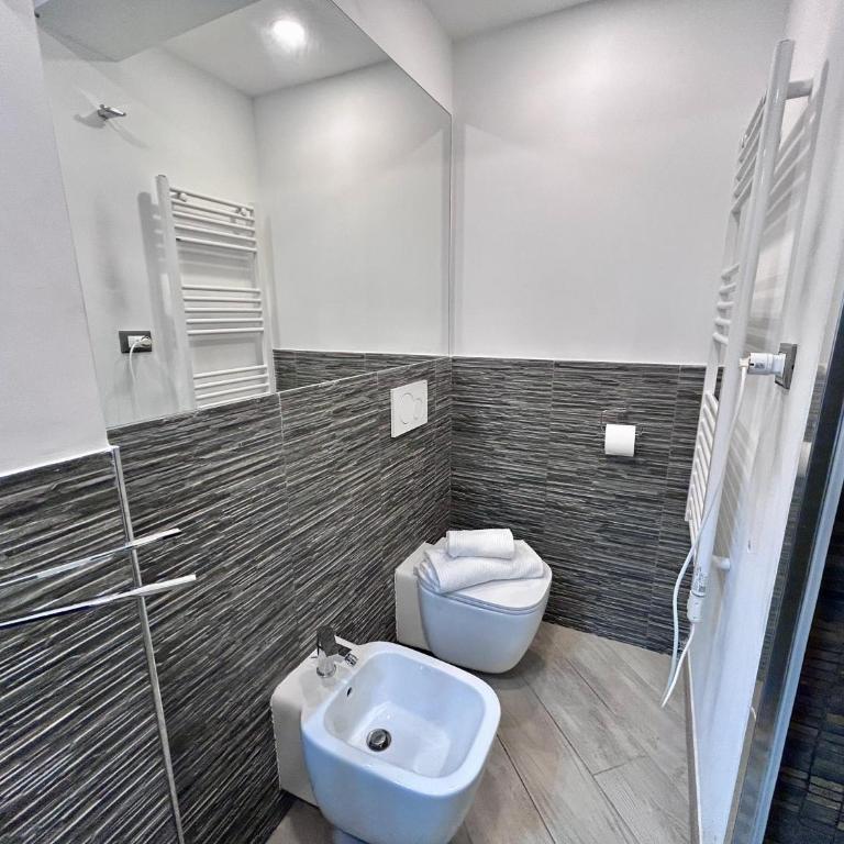 La Finestra sul Mare by Holiday World - One-Bedroom Apartment - 22