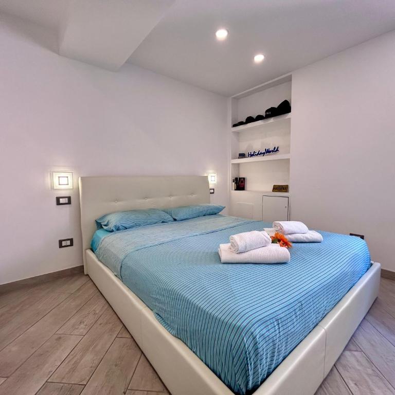 La Finestra sul Mare by Holiday World - One-Bedroom Apartment - 15