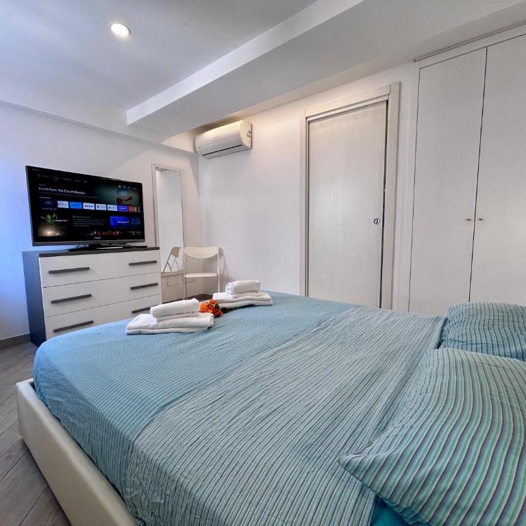 La Finestra sul Mare by Holiday World - One-Bedroom Apartment - 18