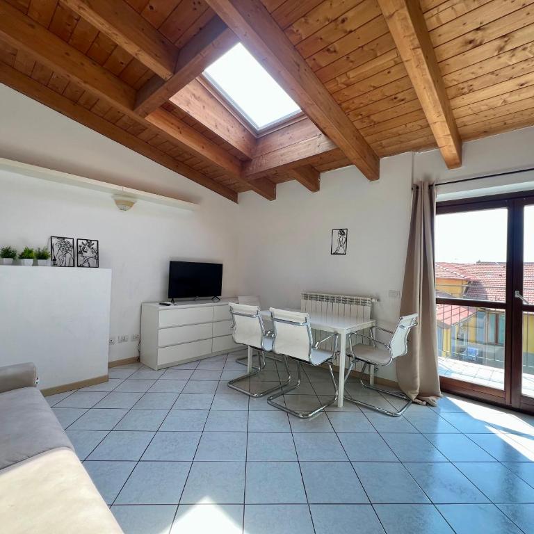 BIG Mansarda Goldoni - Duomo M4 Lin Airport - Appartamento con 1 Camera da Letto - 2