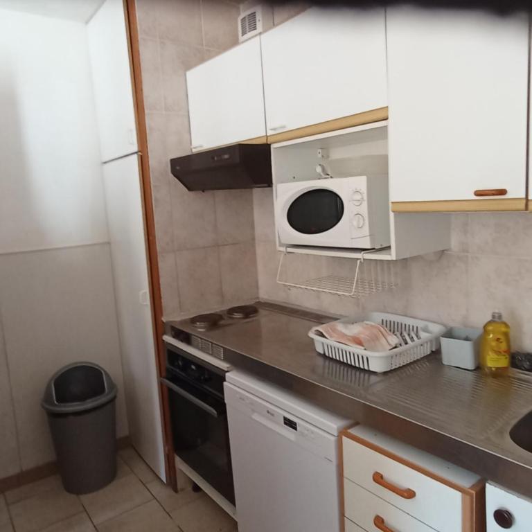 STUDIO 5 personnes N7 LUZ SAINT SAUVEUR draps et serviettes fournis - Studio - 6