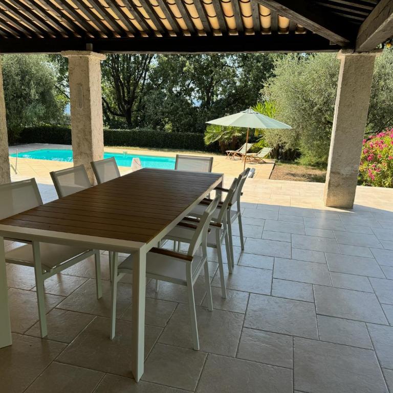 L'Oliveda - complètement climatisée, piscine, calme, proche commerce et lac, ski à 45min - Villa avec Piscine Privée - 12