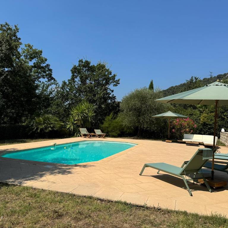 L'Oliveda - complètement climatisée, piscine, calme, proche commerce et lac, ski à 45min - Villa avec Piscine Privée - 5