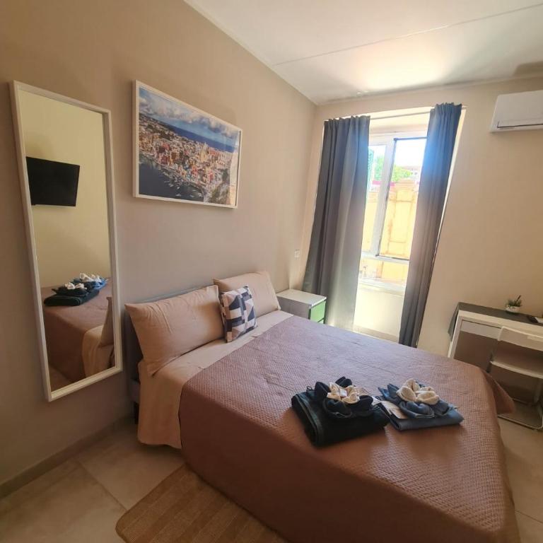 B&B LE TRE ISOLE - Camera Matrimoniale con Bagno in Comune - 2