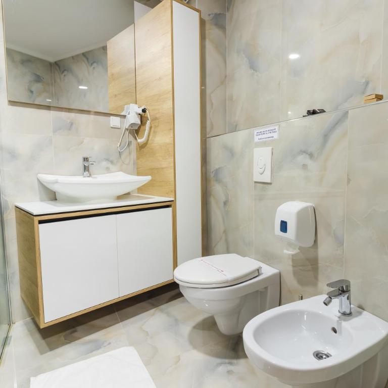 Lux Hotel M - Boutique Hotel & Restaurant - Duplex Quadruple Room - 7