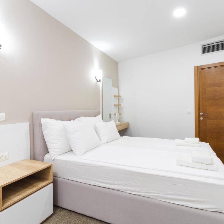 Lux Hotel M - Boutique Hotel & Restaurant - Duplex Quadruple Room - 4