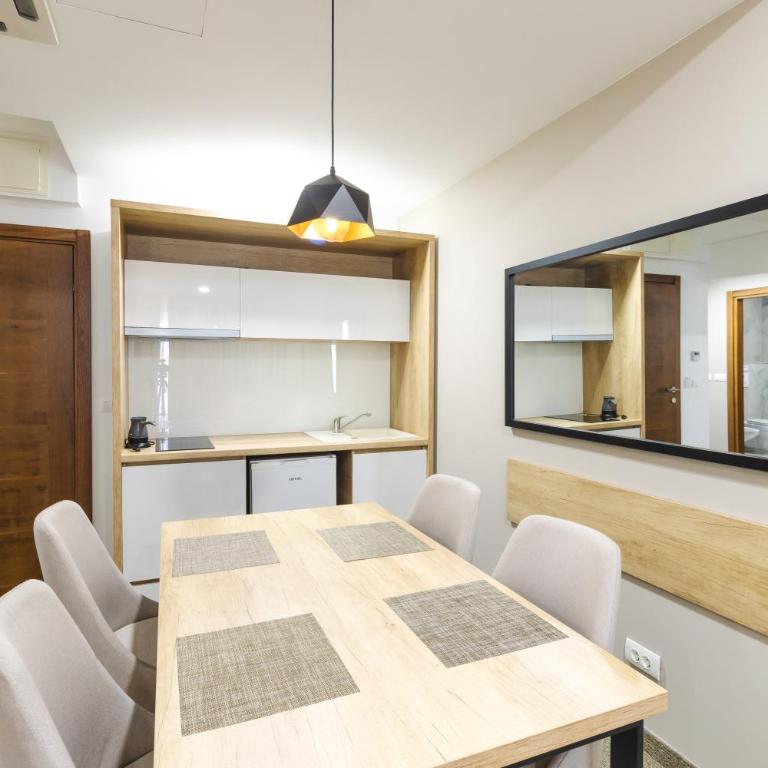 Lux Hotel M - Boutique Hotel & Restaurant - Duplex Quadruple Room - 9