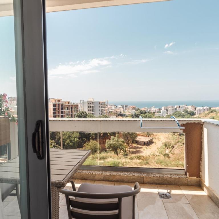 Lux Hotel M - Boutique Hotel & Restaurant - Deluxe Double Room with Balcony and Sea View - 4