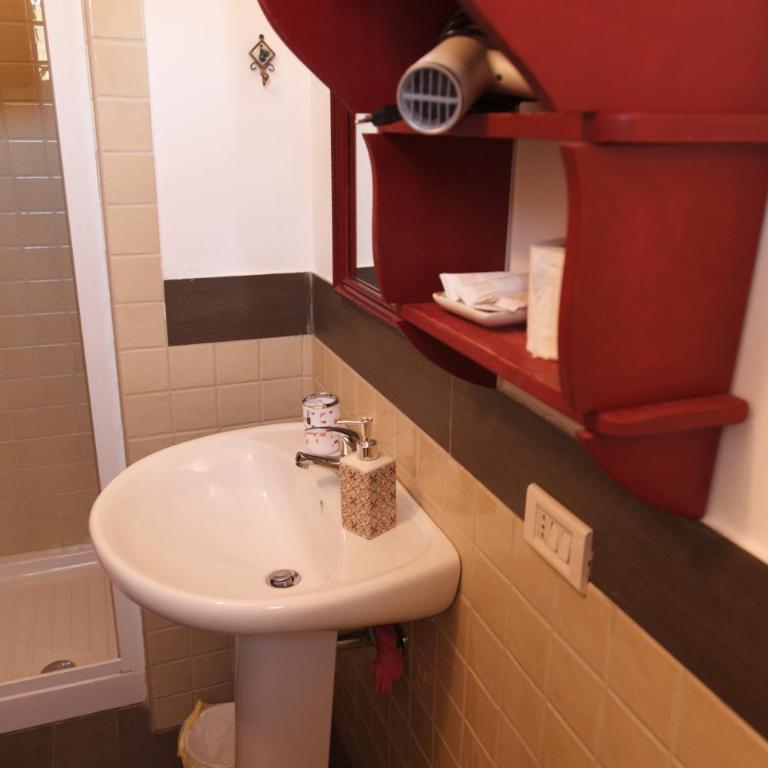 Villa Lina Bed&Breakfast - Double Room with Pool View - 12