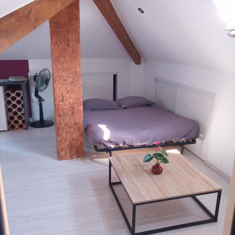 très grand appartement de 90 m2 chez l'habitant avec trois ventilateurs, jusqu'à 6 personnes - Appartement 2 Chambres - 7