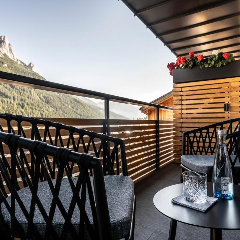 Ladinia Dolomites View - Adults Only - Junior Suite Deluxe - 4