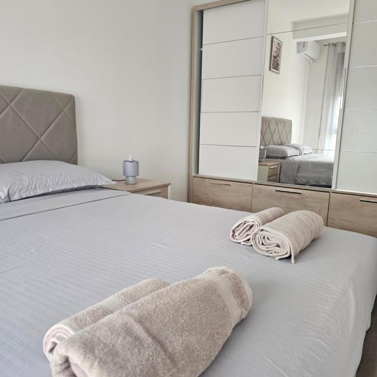 SOL Apartment - Two-Bedroom Apartment - 29