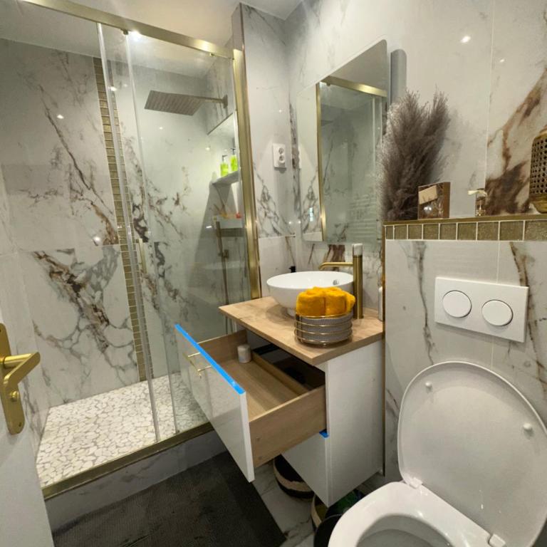 Appartement parisien - One-Bedroom Apartment - 17