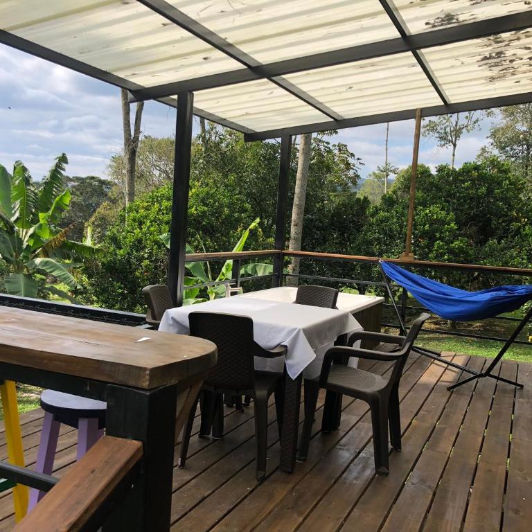 Cabaña tipo glamping en finca cafetera con zonas verdes, avistamiento de aves, paisaje cafetero - Chalet de 1 dormitorio - 14