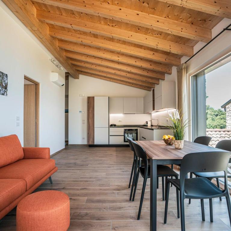 Podere Sabaina, Private Villa mit beheiztem Pool, Seeblick und 3 Wohneinheiten zur Alleinnutzung - Villa con Piscina Privata - 6