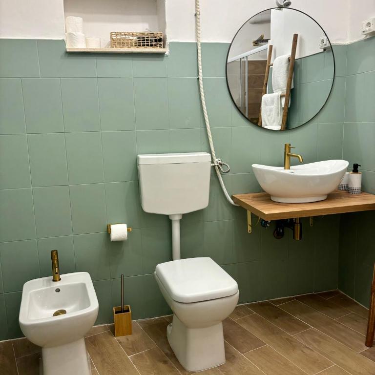Palazzo Conserva - Camera Matrimoniale con Bagno Privato Esterno - 5