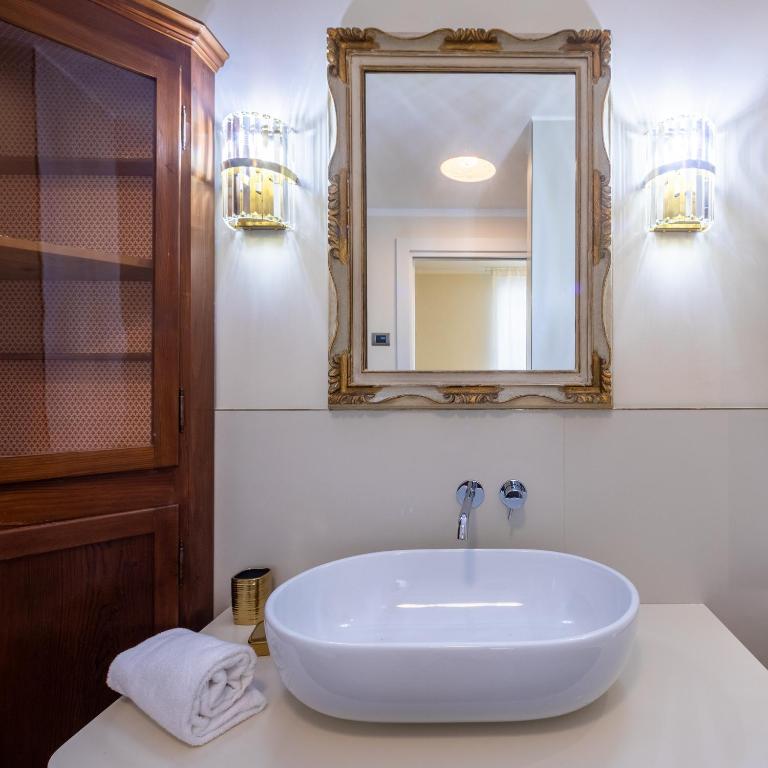Teatro Romano Garden Apartment - Two-Bedroom Apartment - 22