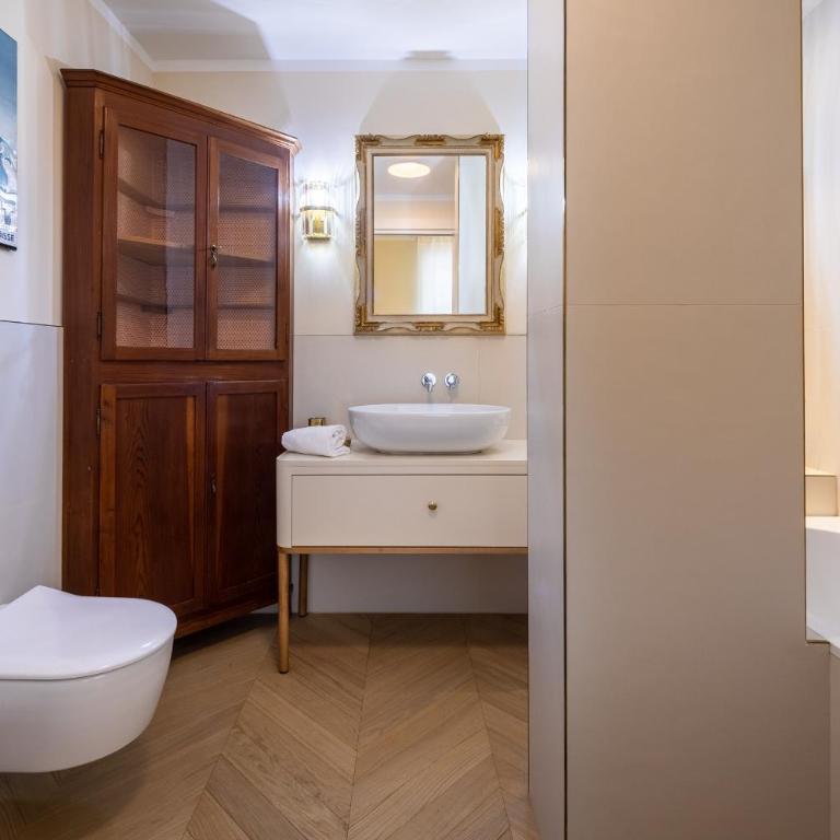 Teatro Romano Garden Apartment - Two-Bedroom Apartment - 24
