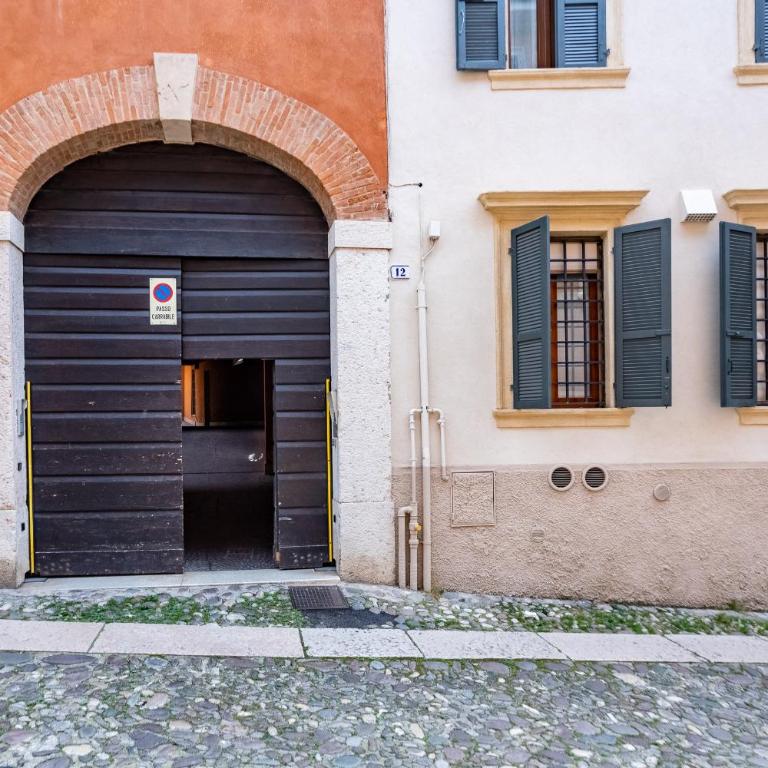 Teatro Romano Garden Apartment - Two-Bedroom Apartment - 43