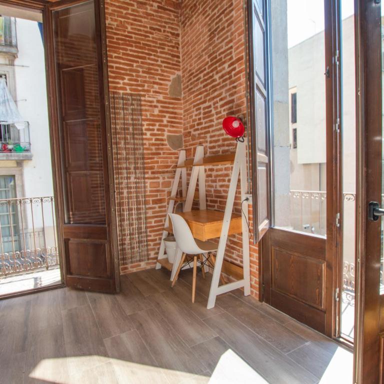 Barcelona Classic Catedral Apartments - Superior Apartment with City View - 15