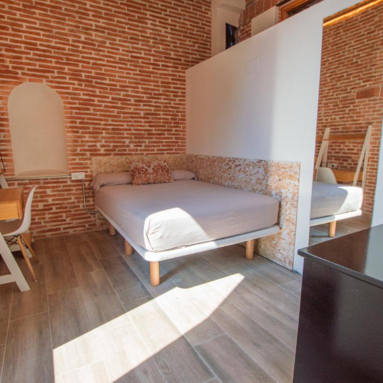 Barcelona Classic Catedral Apartments - Superior Apartment with City View - 16