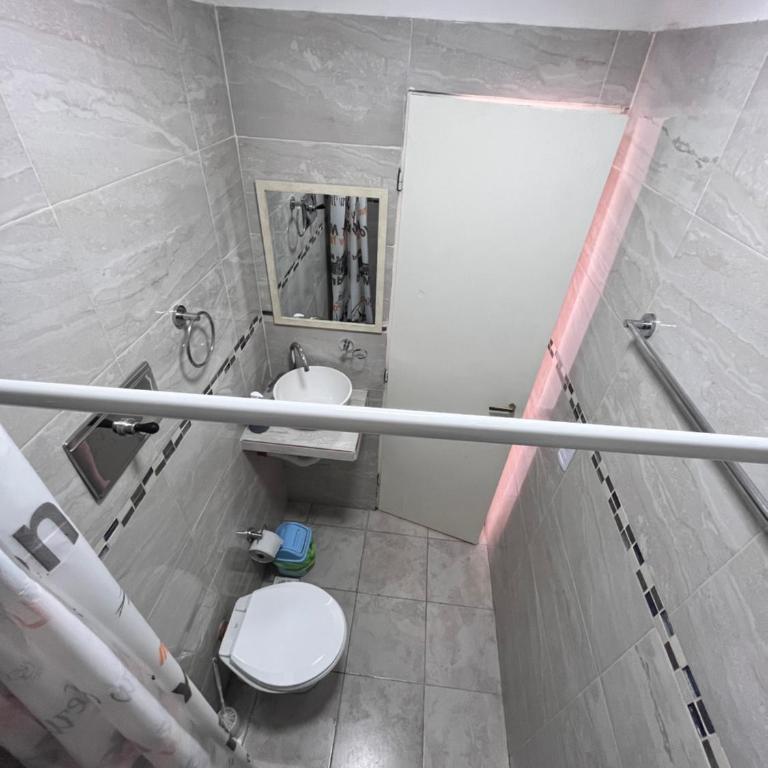 Hospedaje LH Planta baja E a 15 minutos del aeropuerto de Ezeiza - Apartamento de 1 dormitorio - 5