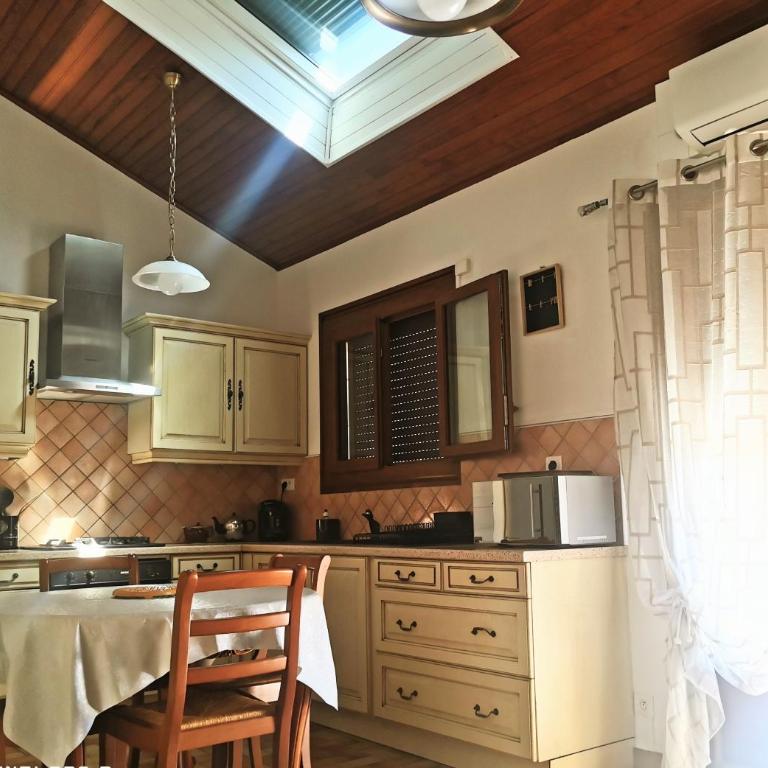 '' la crossette '' Charmante maison dans quartier calme - Maison 2 Chambres - 7